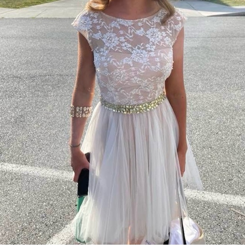 Elegant Cream Lace Sherri Hill Cocktail Dress